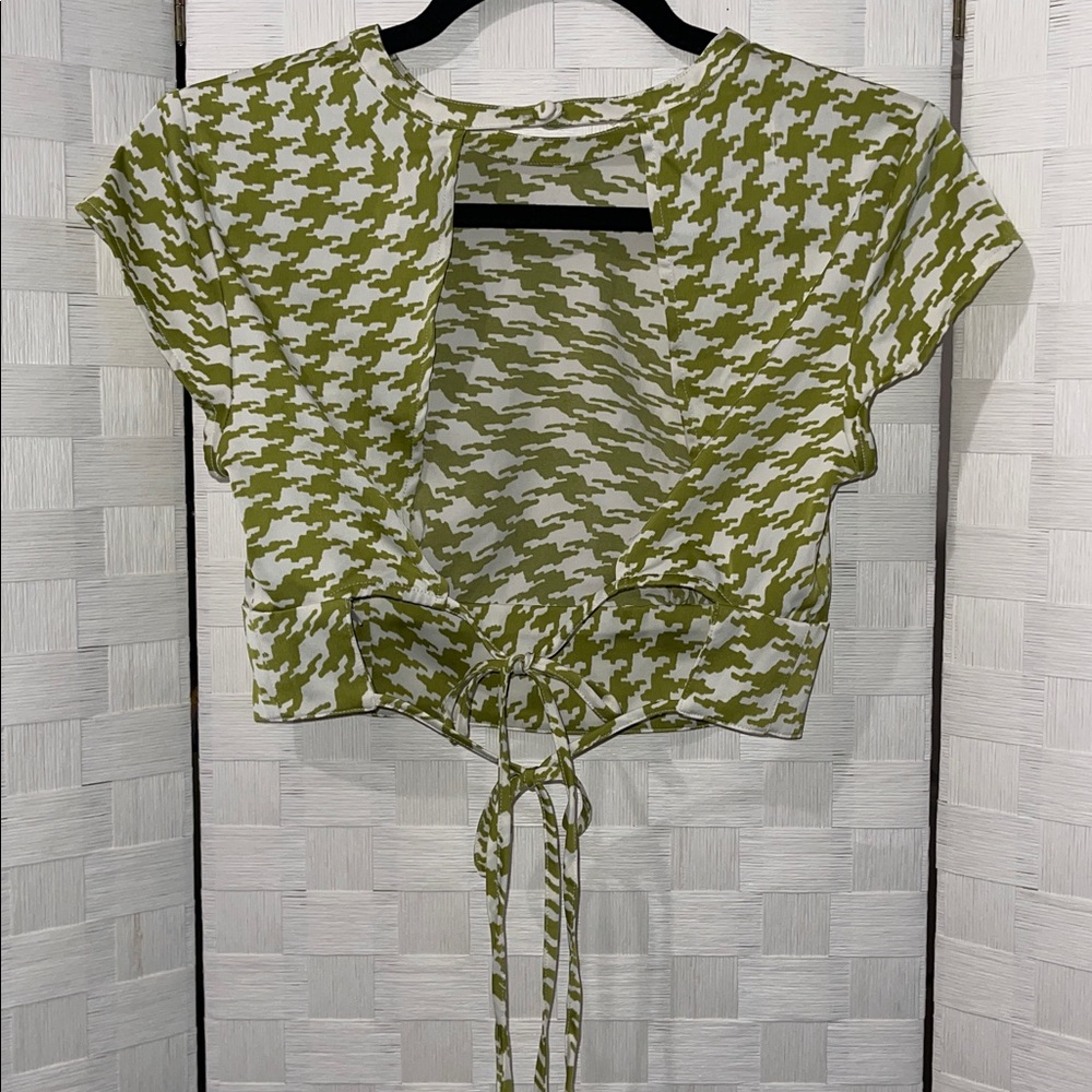 Urban Outfitters Abstract Houndstooth Bow Tie Satin Backless Top🍏 - Picture 8 of 11